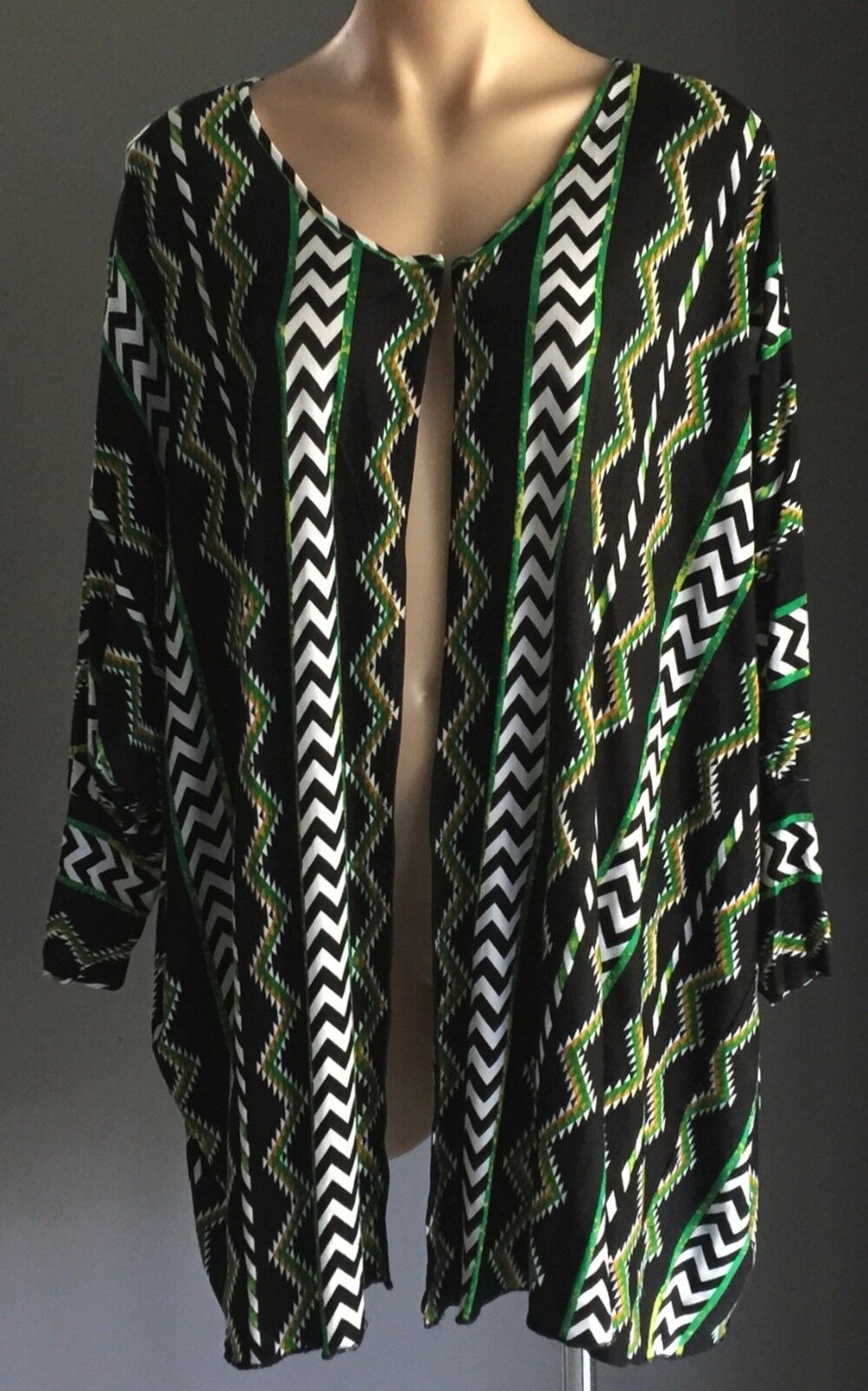 THE SLOANE SOCIETY Soft Jacket Tribal Stretch Long Sleeve Kimono Top Free Size
