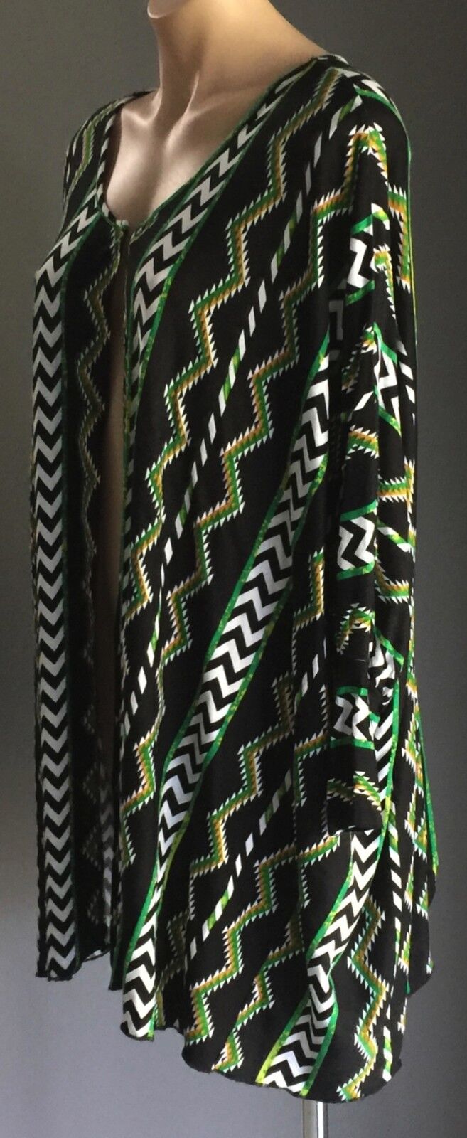 THE SLOANE SOCIETY Soft Jacket Tribal Stretch Long Sleeve Kimono Top Free Size
