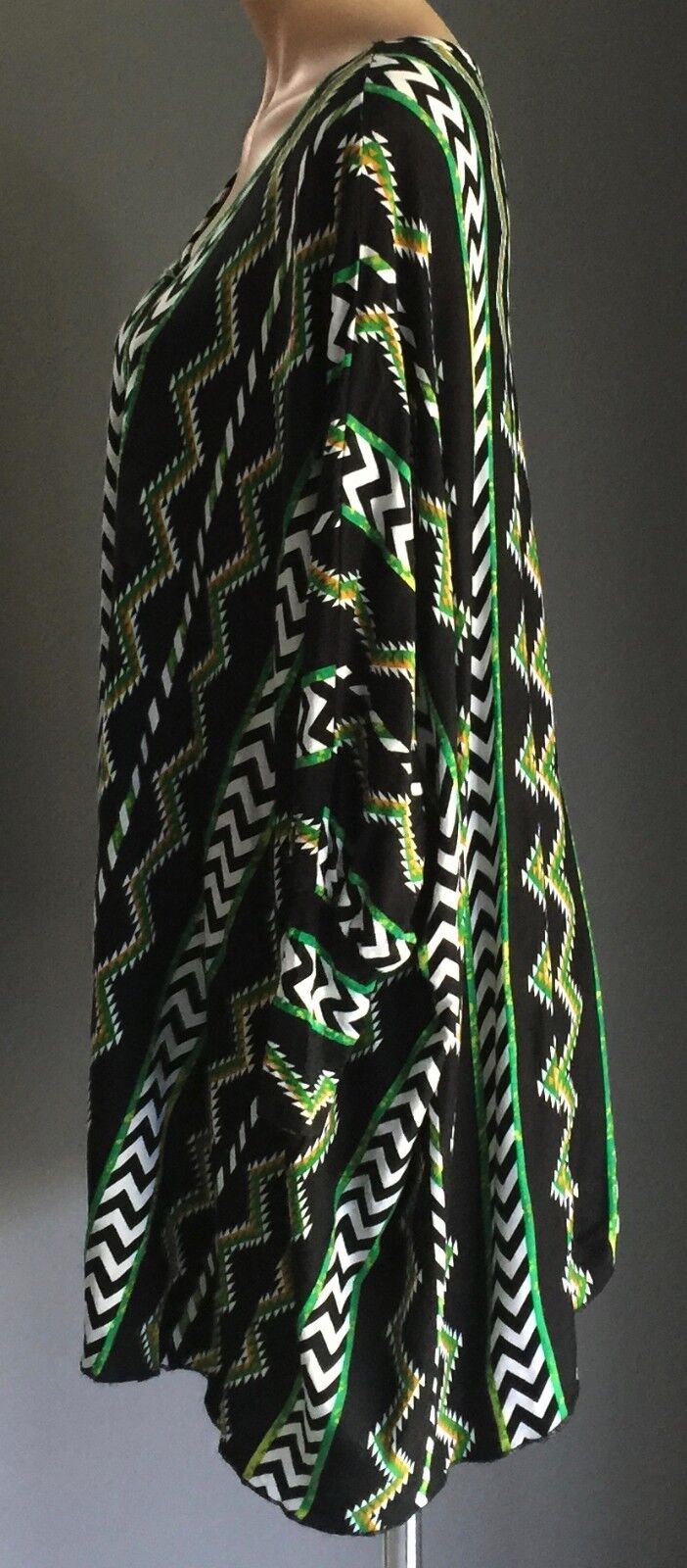 THE SLOANE SOCIETY Soft Jacket Tribal Stretch Long Sleeve Kimono Top Free Size