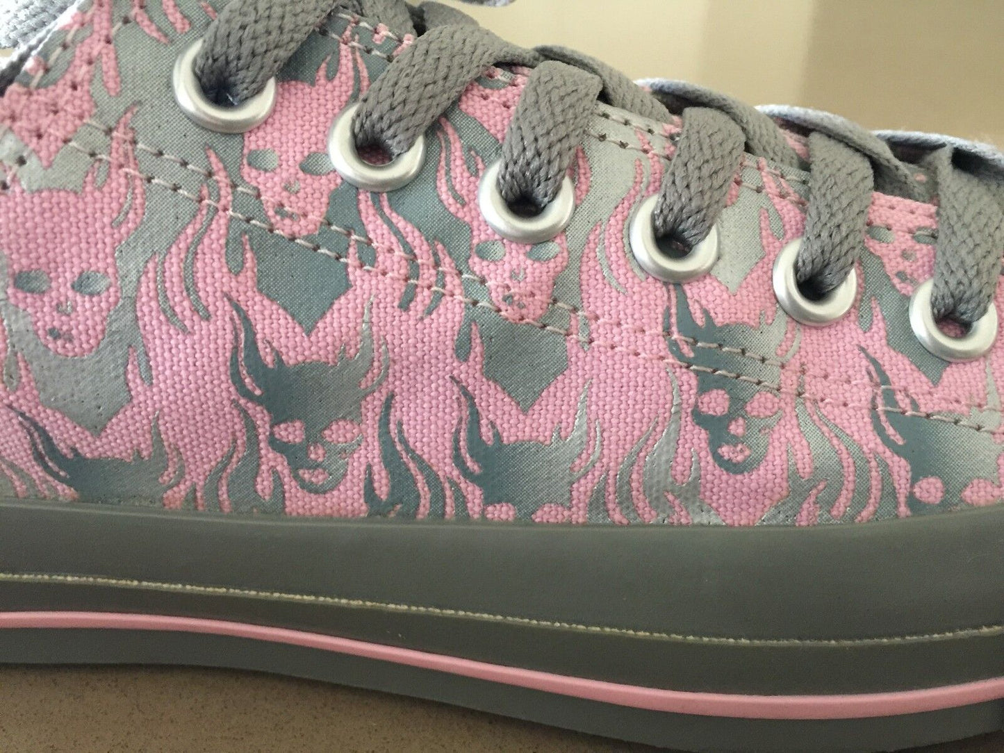 CONVERSE ALL STAR Pink & Silver Skull Print Sneakers Size M9 W11 UK9 27.5Cm NEW