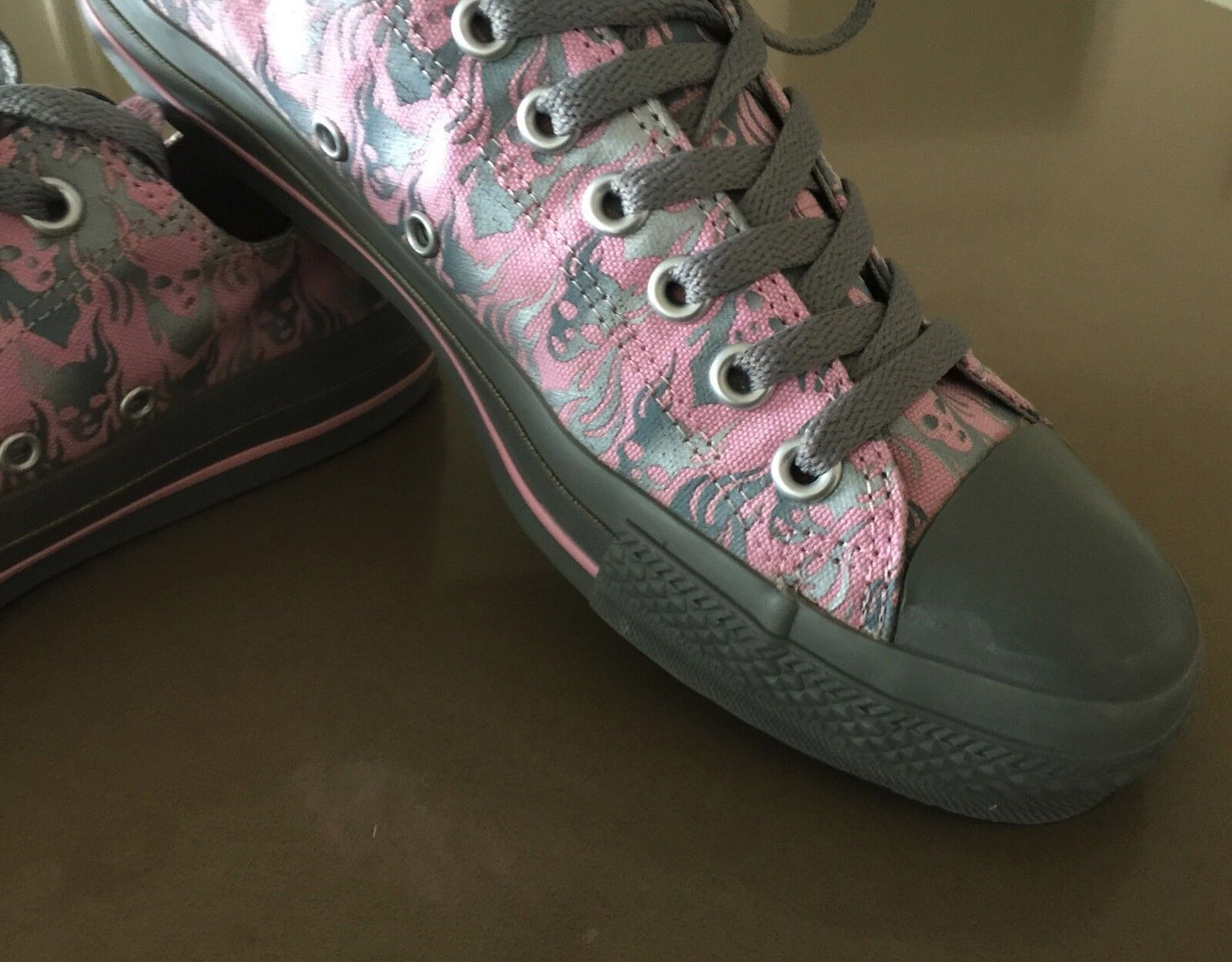 CONVERSE ALL STAR Pink & Silver Skull Print Sneakers Size M9 W11 UK9 27.5Cm NEW
