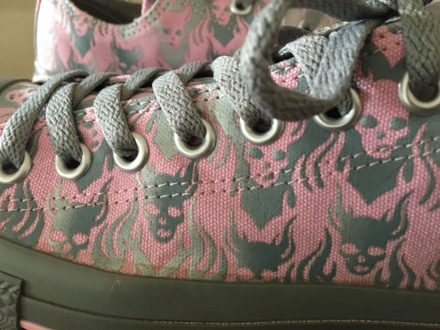 CONVERSE ALL STAR Pink & Silver Skull Print Sneakers Size M9 W11 UK9 27.5Cm NEW