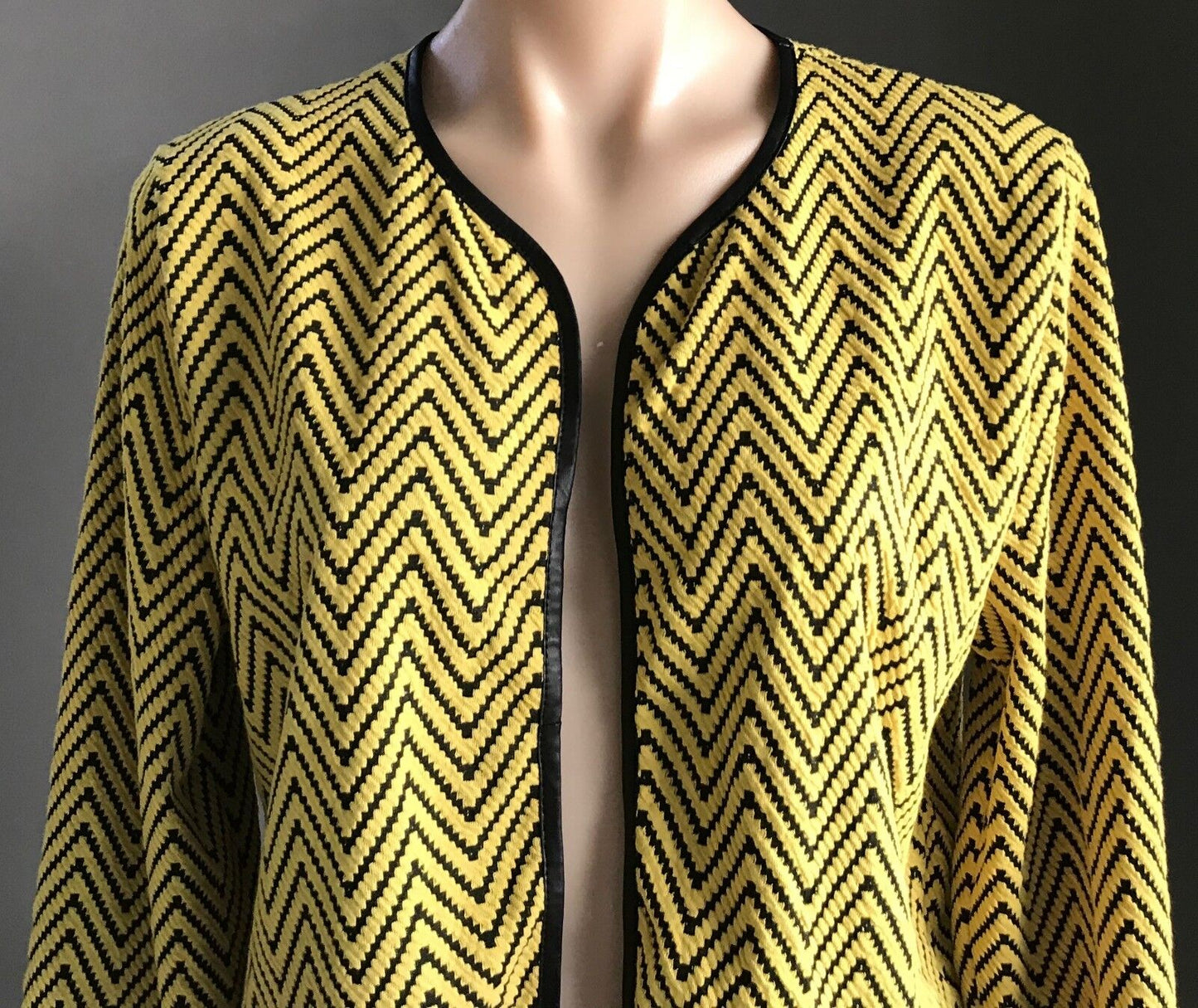 SUITE BOUTIQUE Jacket Soft Chevron Print Black & Yellow Ladies Size 16 NEW
