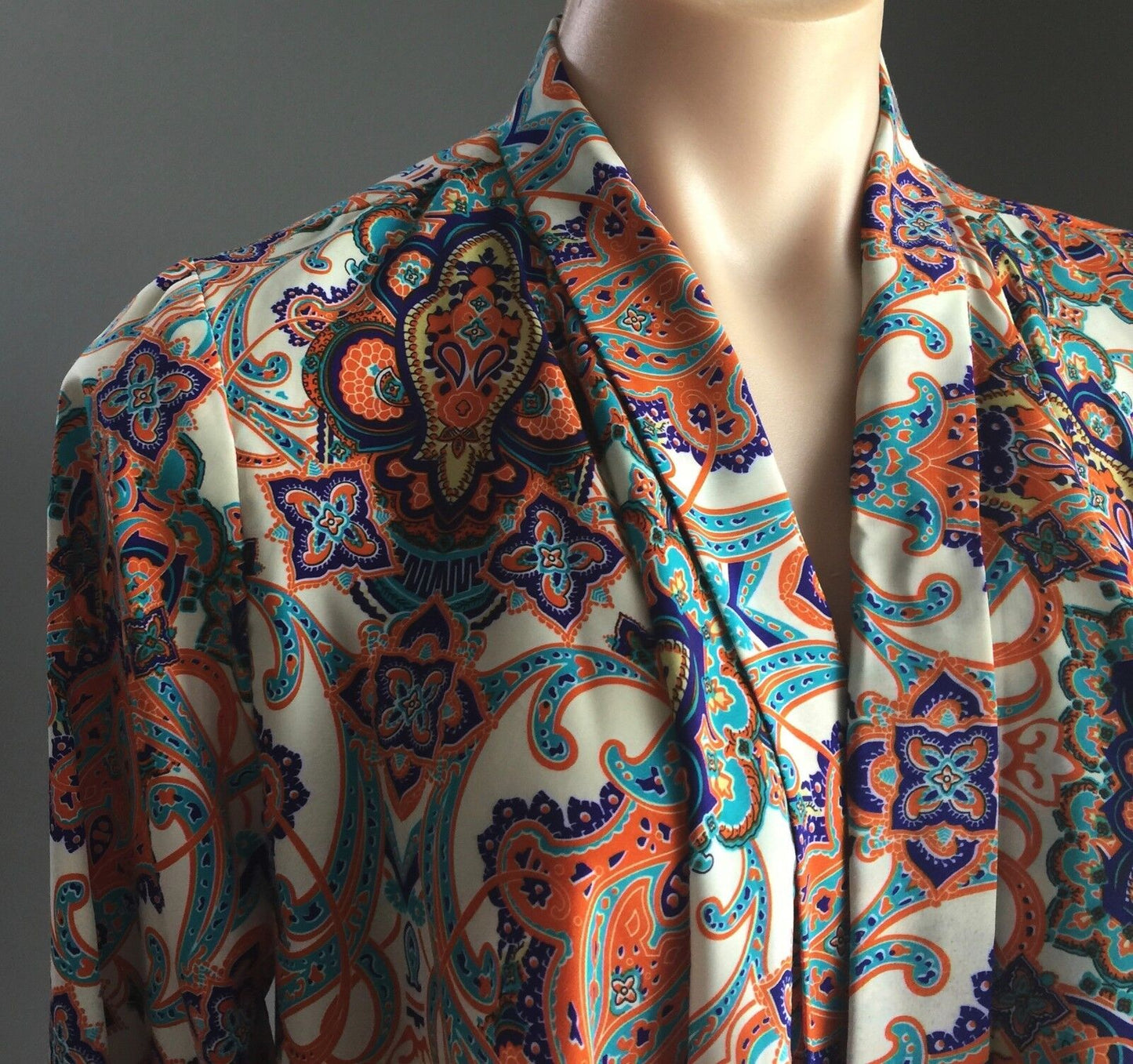 SUITE 62 BOUTIQUE Top Jacket Crop Drape Soft Paisley MultiColoured Silky Size 16