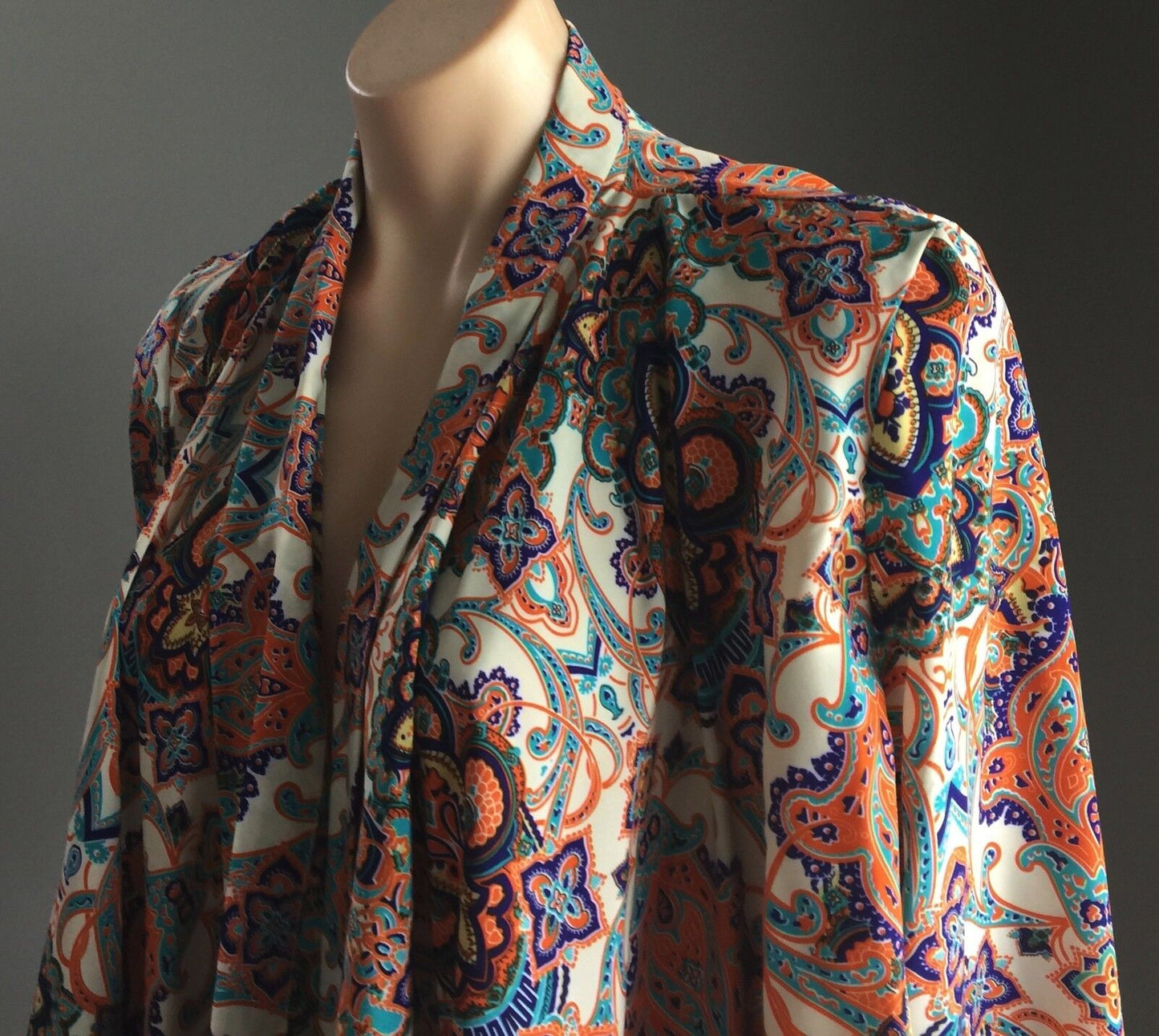 SUITE 62 BOUTIQUE Top Jacket Crop Drape Soft Paisley MultiColoured Silky Size 16