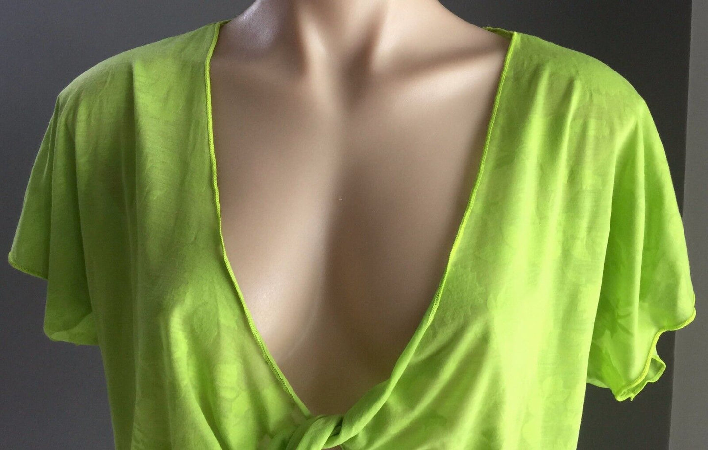 PHILOSSOPHY Crop Top Lime Green Burn Out Fabric Twist Short Sleeve Size 16 NEW