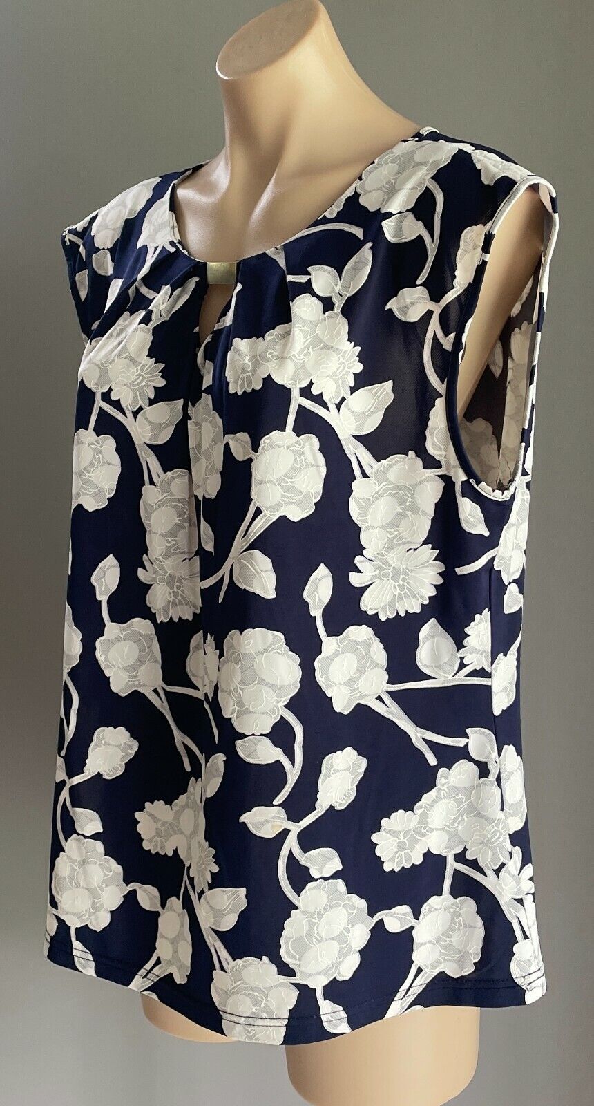 SUITE BOUTIQUE Top Navy & White Floral Print Sleeveless Size 16  *Day 2 Night