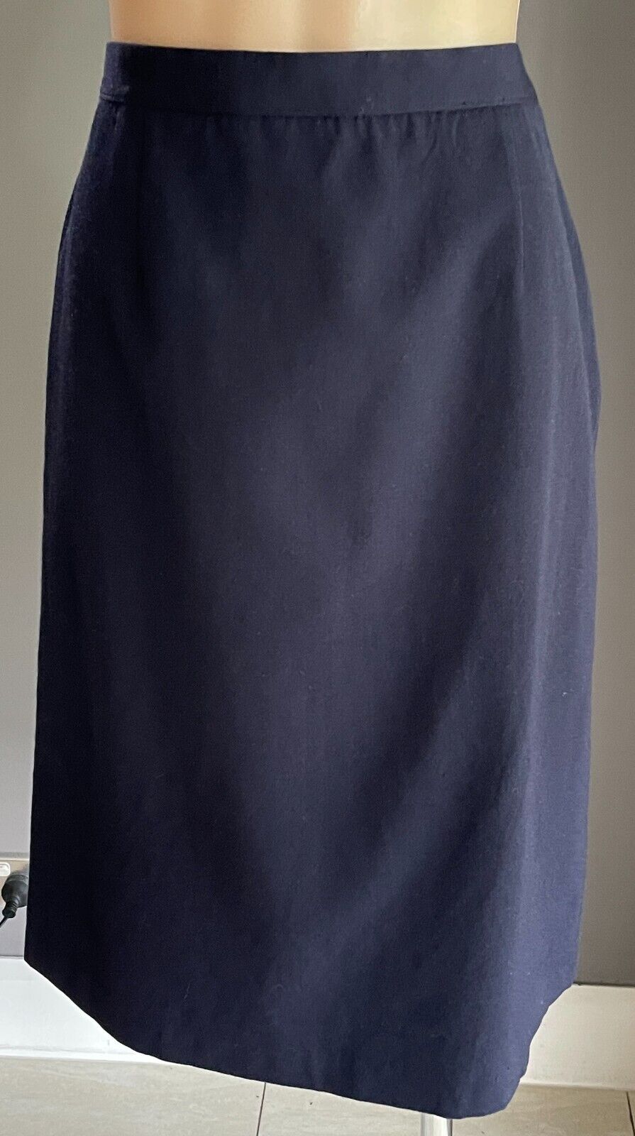 Classic Straight Skirt Size 16 Navy Blue Lined Knee Length Heavier Fabric NEW