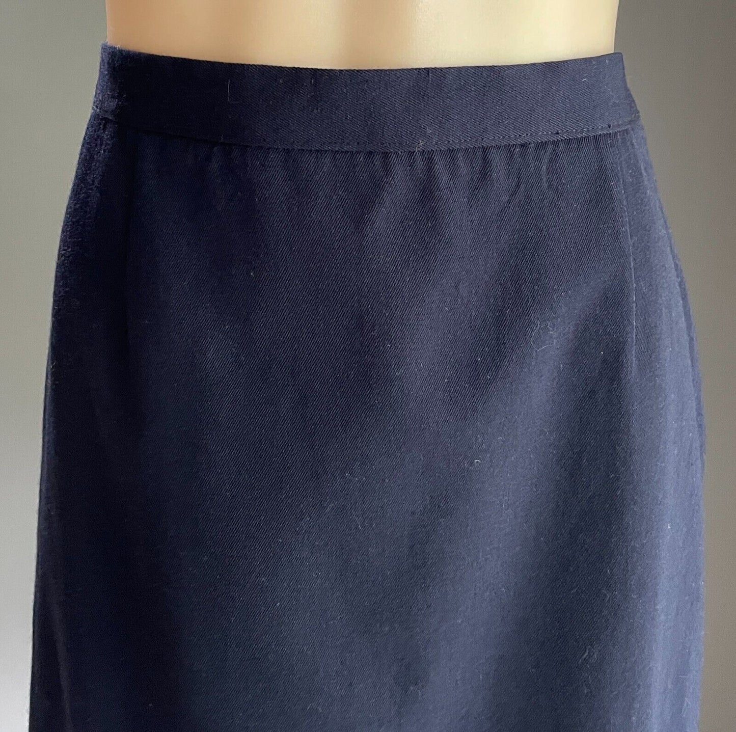 Classic Straight Skirt Size 16 Navy Blue Lined Knee Length Heavier Fabric NEW