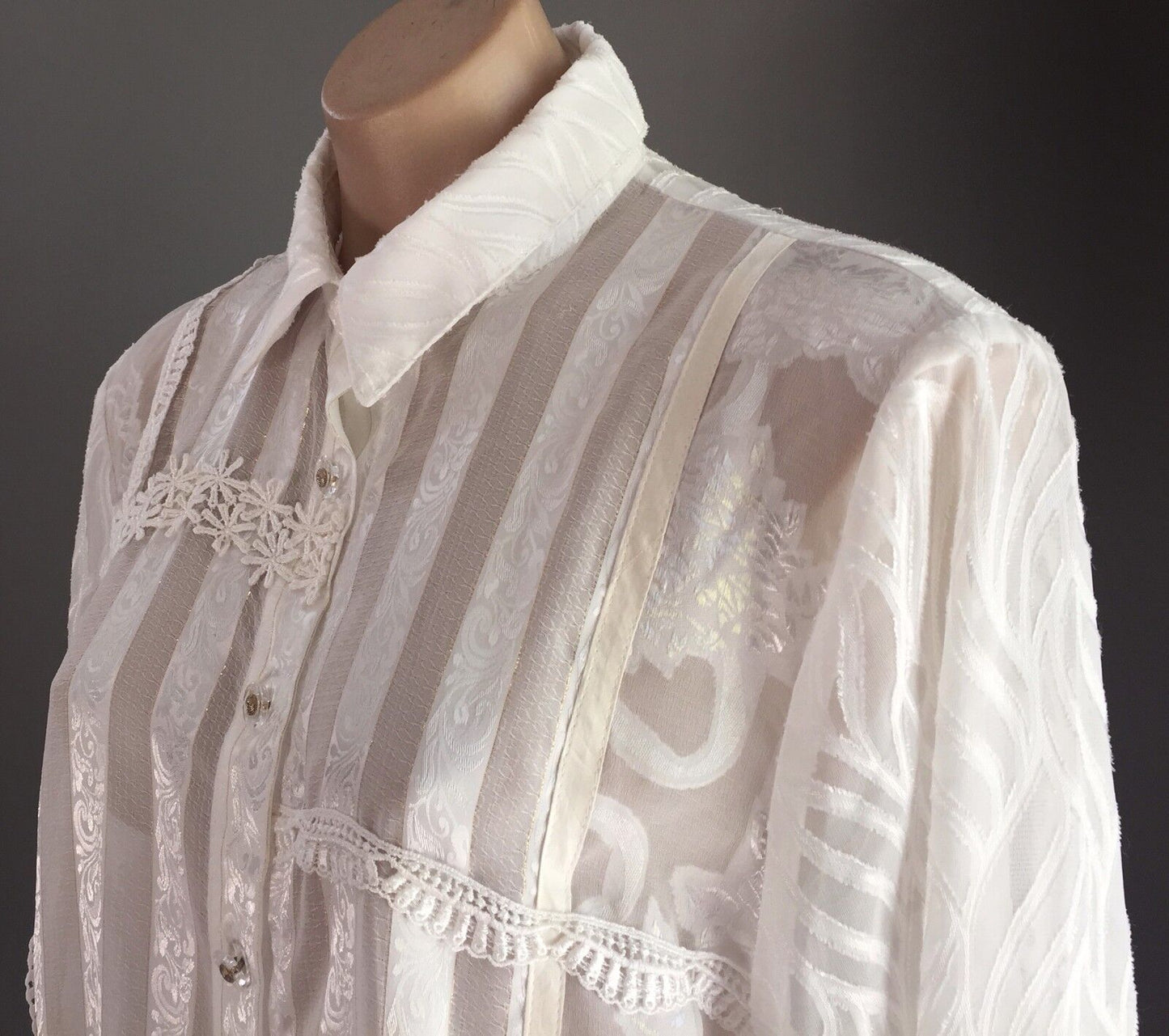 PRIVATE COLLECTION Blouse White Gold Thread Ribbon Lace Romantic Shirt Top Sz 12