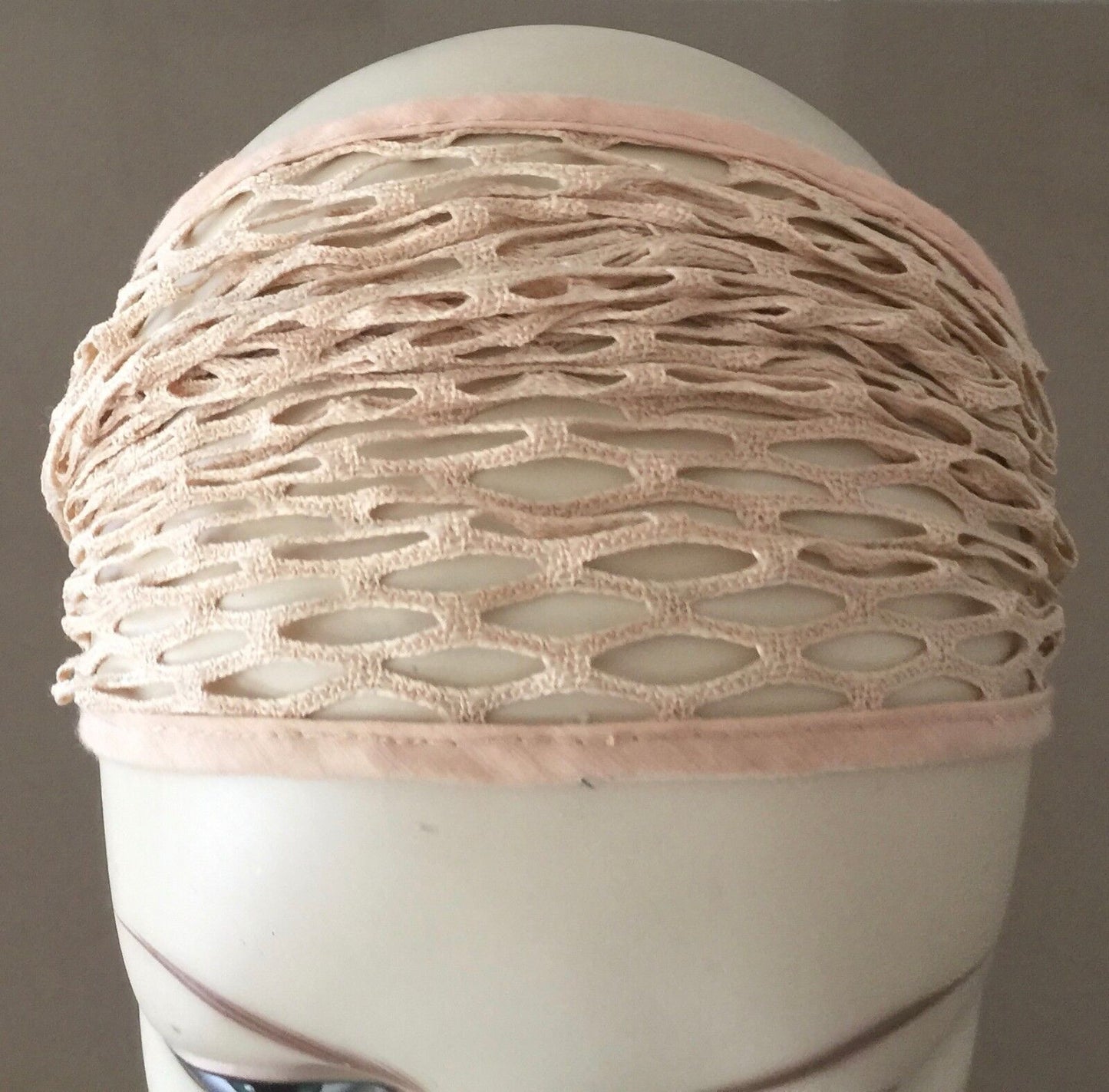 HEADBAND Beige Net Elastic Stretch Fit 60cm Head (1) Hair Band Retro Gem NEW
