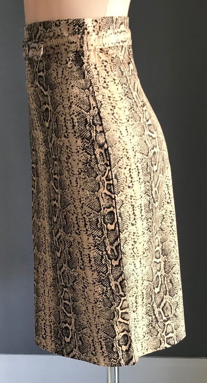 SUITE 62 Boutique Skirt  Black & Tan Snake Skin Print Straight Belt Size 10 NEW