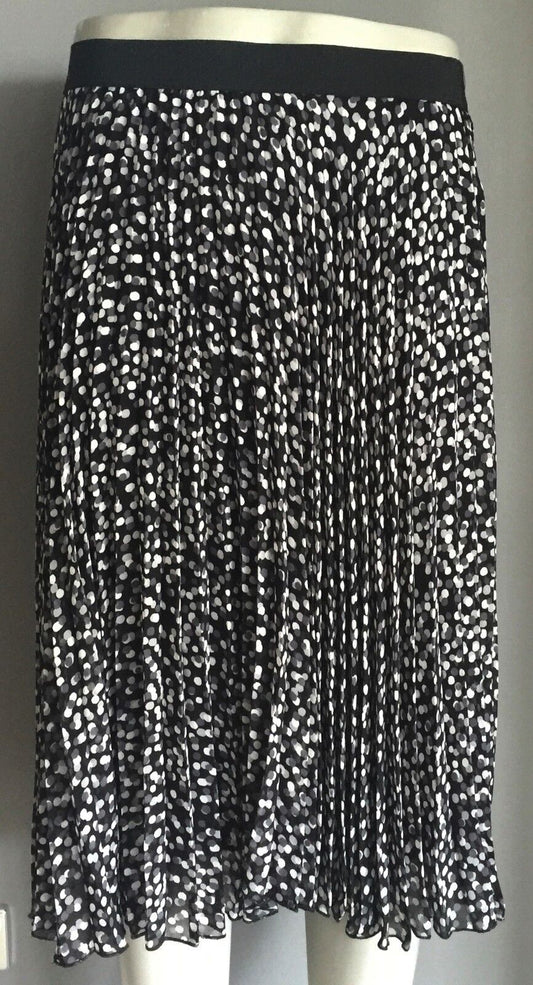 SUZANNE GRAE Pleated Skirt Soft Lightweight Black Ivory Grey Polka Dot Size M 10