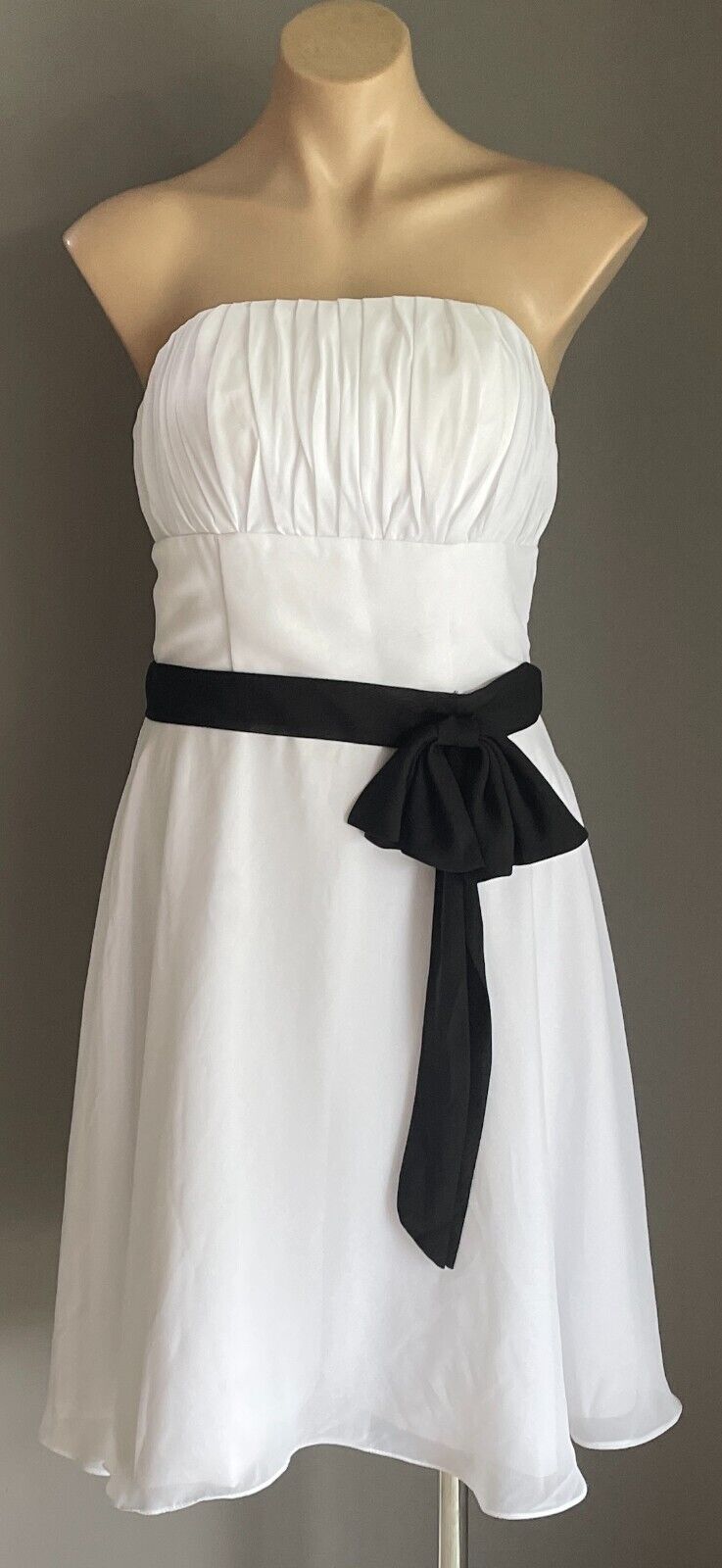 Dress w Black Tie White High Waist Pleat Bust A-Line Skirt Knee Length Size 10