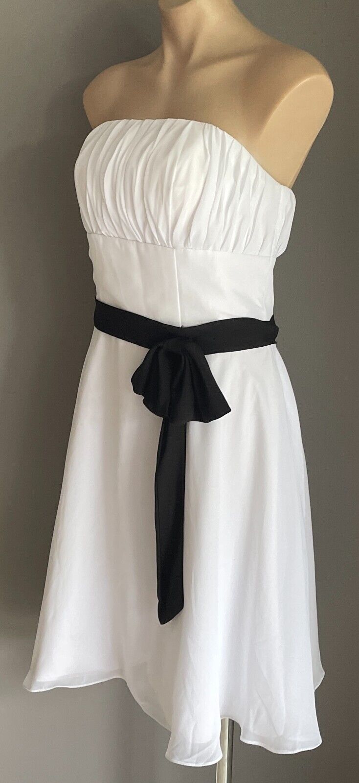 Dress w Black Tie White High Waist Pleat Bust A-Line Skirt Knee Length Size 10