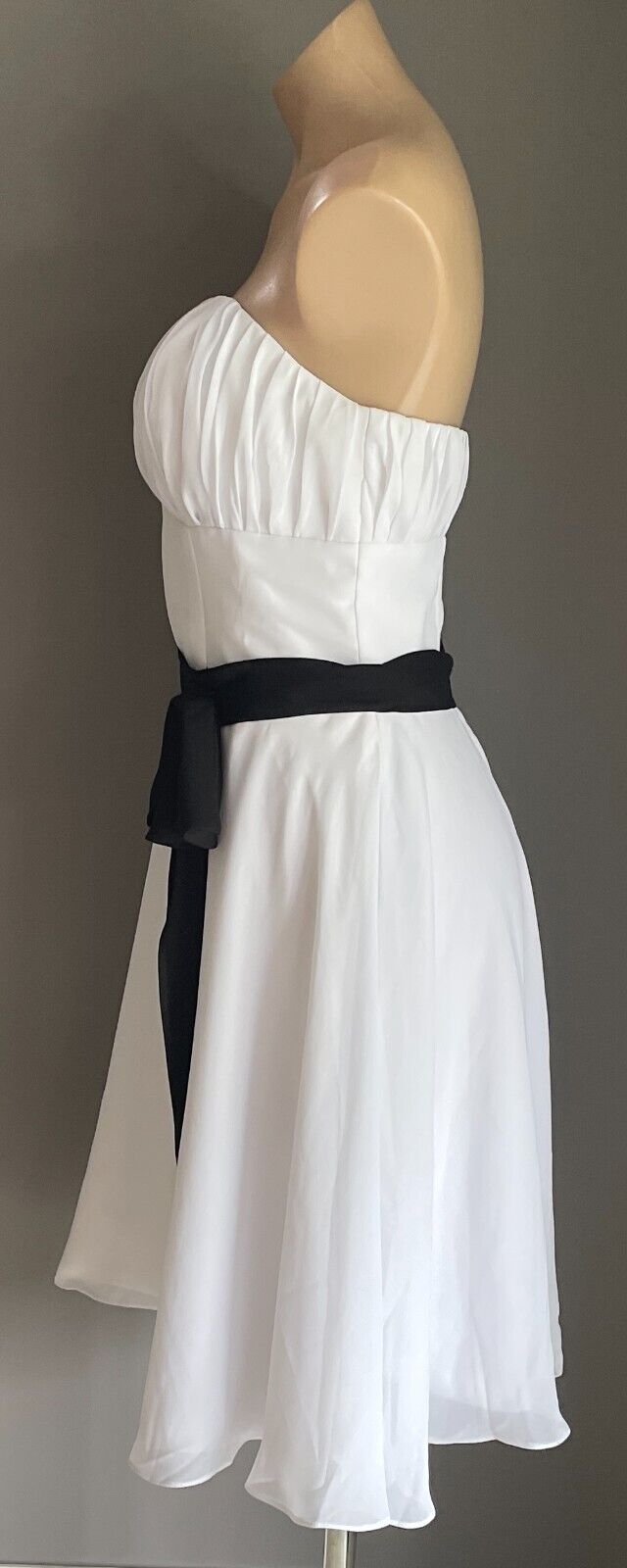 Dress w Black Tie White High Waist Pleat Bust A-Line Skirt Knee Length Size 10