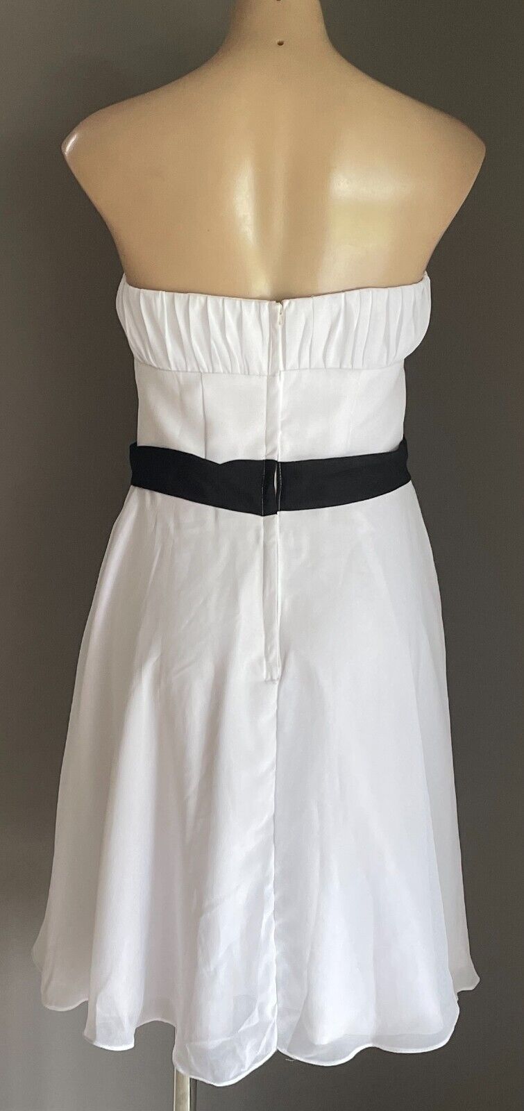 Dress w Black Tie White High Waist Pleat Bust A-Line Skirt Knee Length Size 10