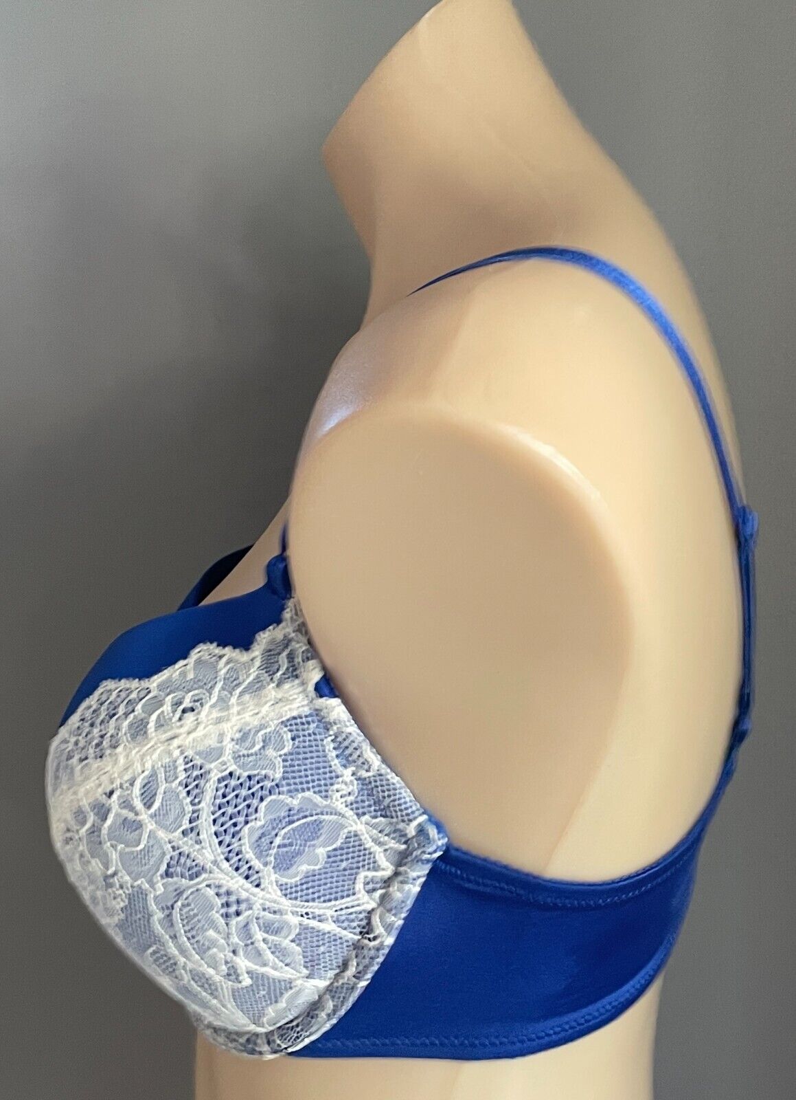 WONDERBRA Push Up Bra Blue and White Lace Trim Size 14D Adjustable H7421