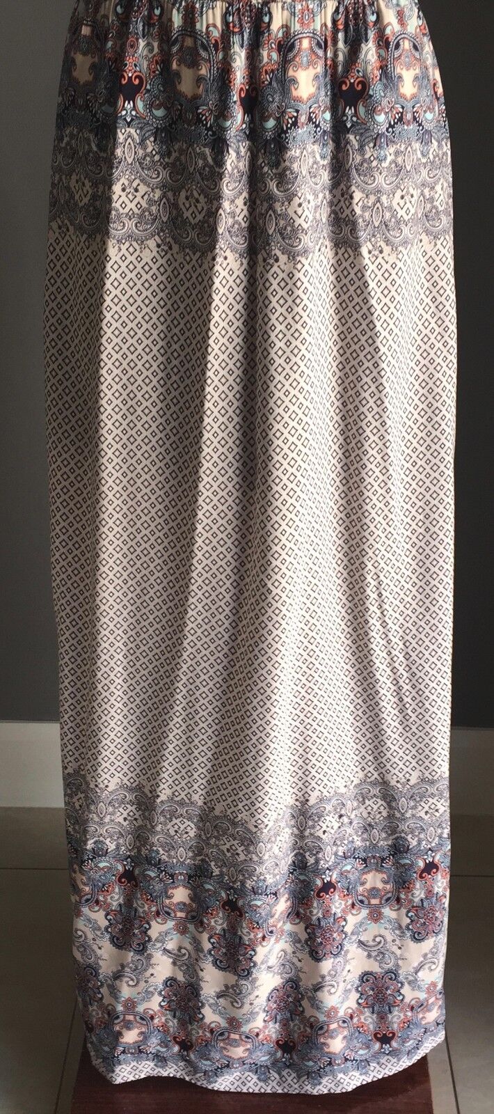 WHITE CLOSET Maxi Dress Multi Colour & Print Sleeveless Long  Size 10 Gorgeous