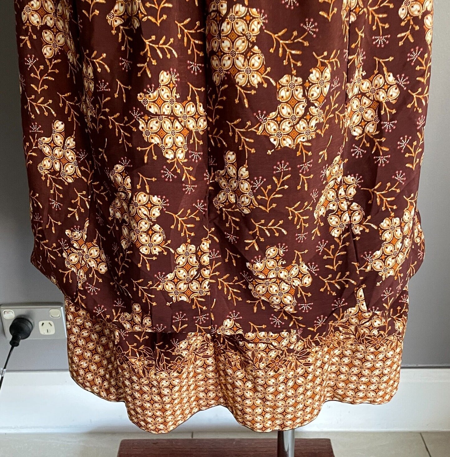 BATIK Skirt Brown Floral Fabric Strapless Dress Pick Ups Elastic Waist Sz 10 NEW
