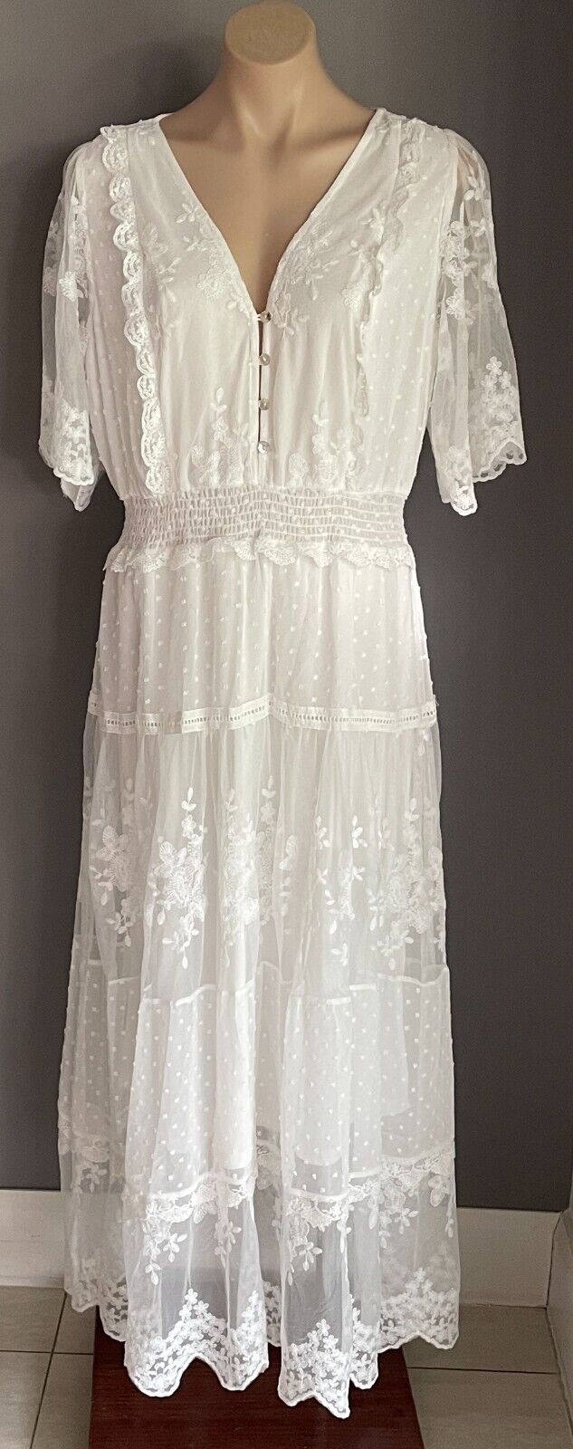 Maxi Dress White Embroidery Mesh Net V-Neck Lined Size XL 12 14 Elastic Waist