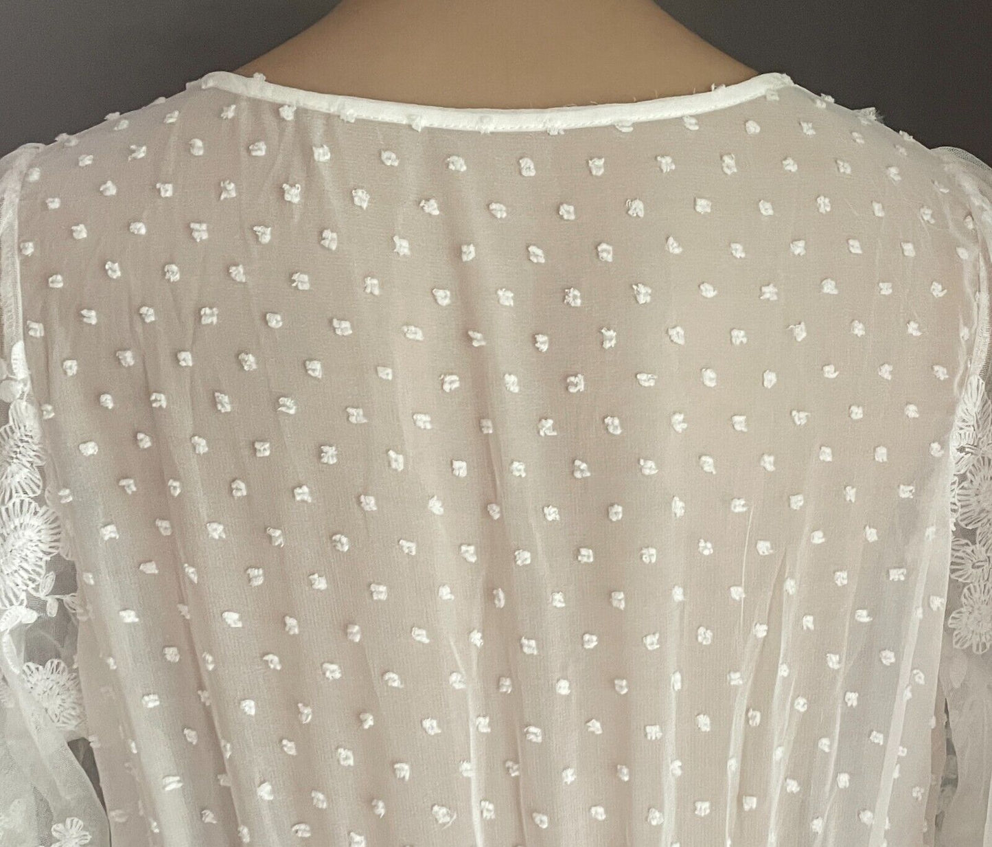 Maxi Dress White Embroidery Mesh Net V-Neck Lined Size XL 12 14 Elastic Waist