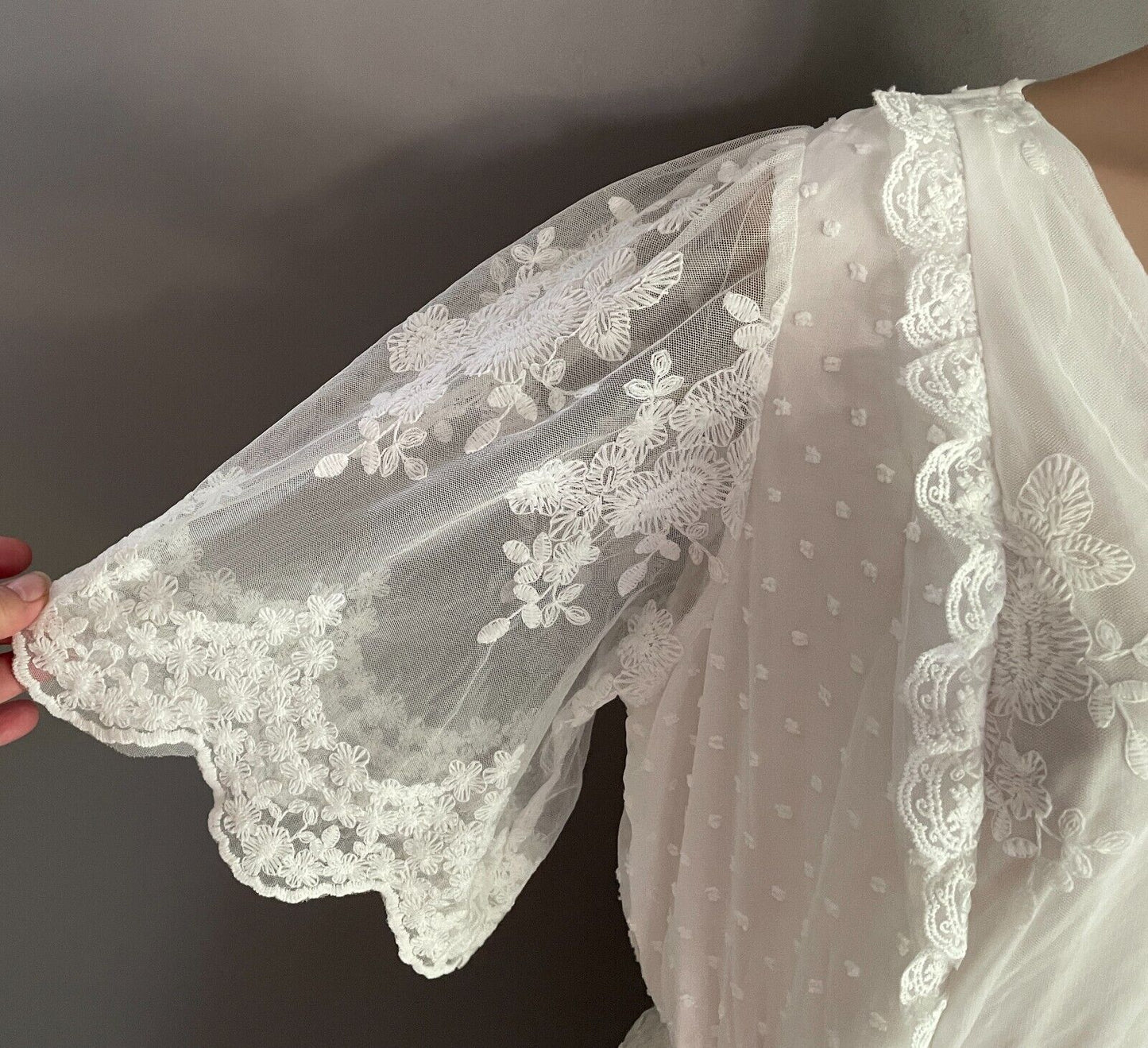 Maxi Dress White Embroidery Mesh Net V-Neck Lined Size XL 12 14 Elastic Waist