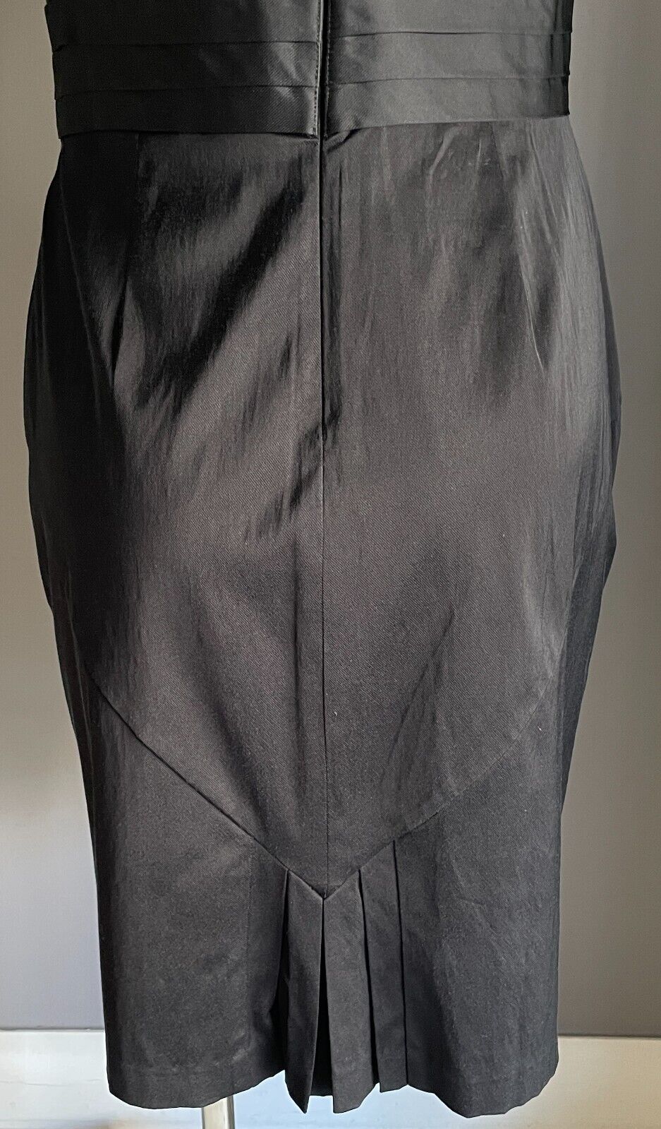 KATHERINE Black Pencil Sheath Dress Size 14 Sleeveless LBD Knee Length