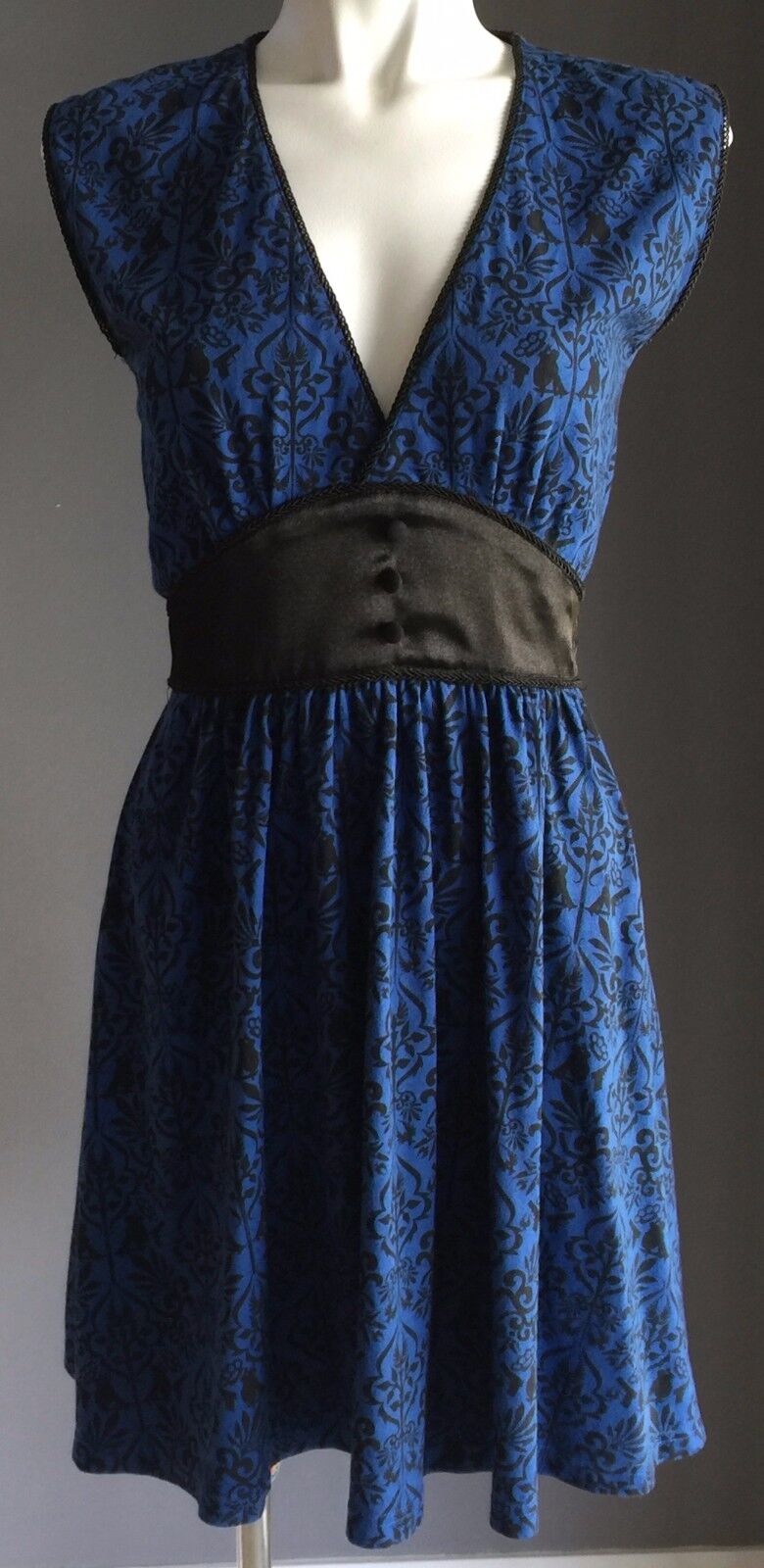 NOVEMBER CLOTHING Dress  Blue & Black Sleeveless Tie Back Ladies Size 8 NEW