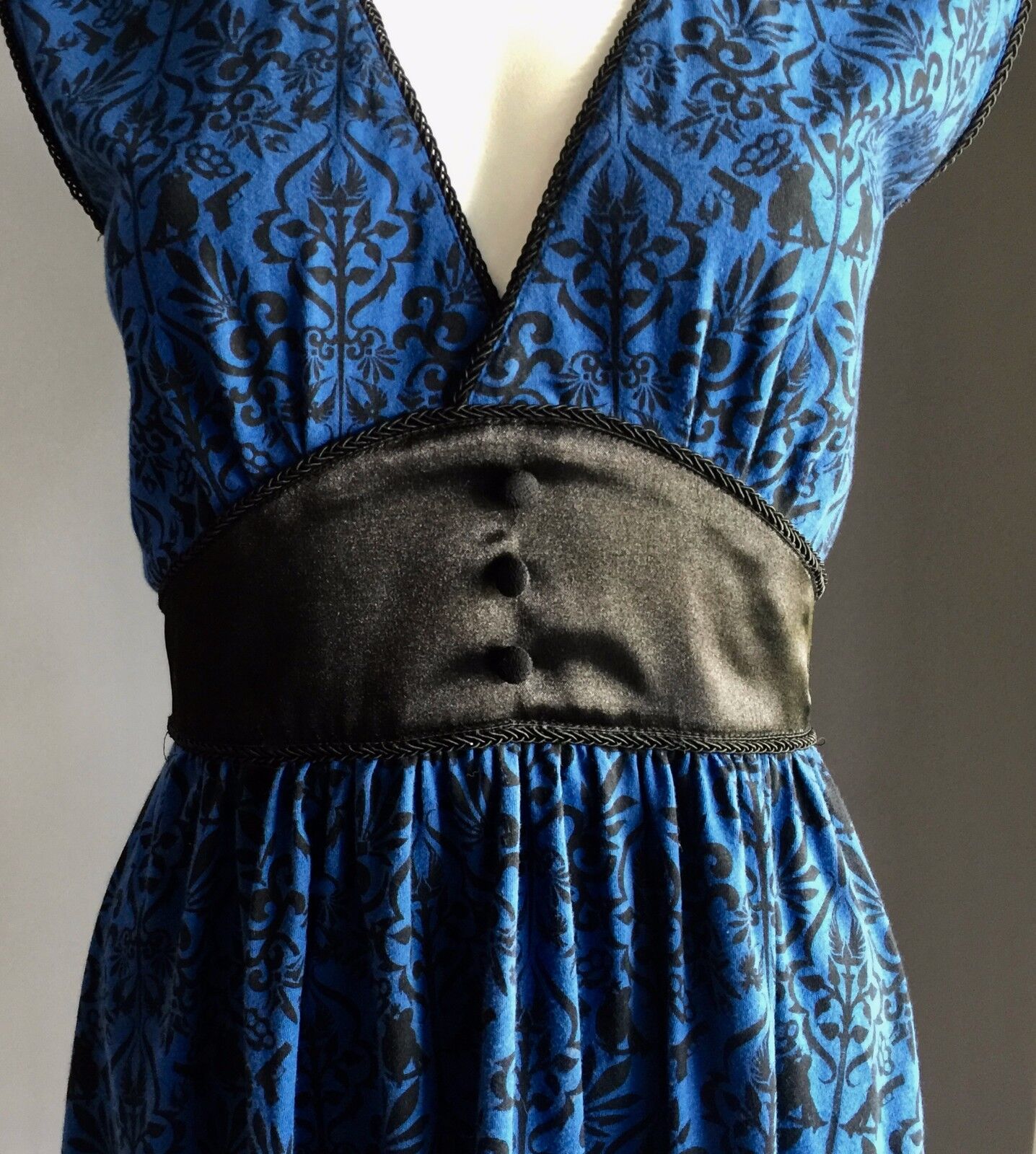 NOVEMBER CLOTHING Dress  Blue & Black Sleeveless Tie Back Ladies Size 8 NEW