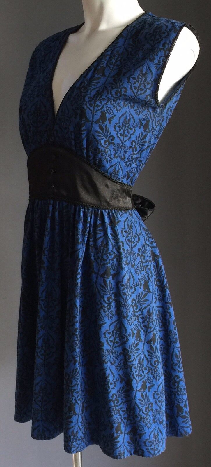 NOVEMBER CLOTHING Dress  Blue & Black Sleeveless Tie Back Ladies Size 8 NEW