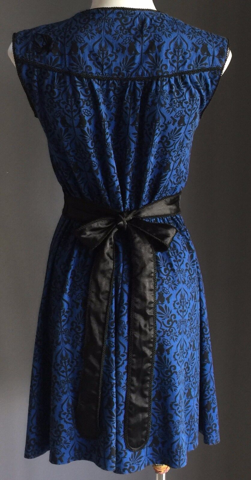 NOVEMBER CLOTHING Dress  Blue & Black Sleeveless Tie Back Ladies Size 8 NEW
