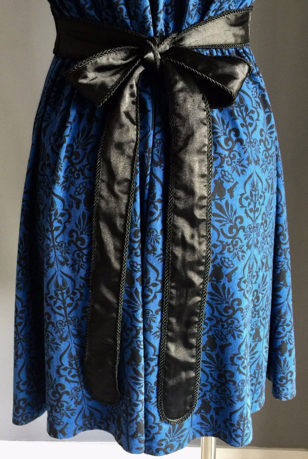 NOVEMBER CLOTHING Dress  Blue & Black Sleeveless Tie Back Ladies Size 8 NEW