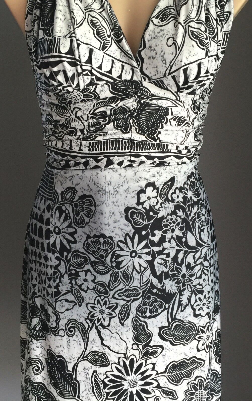 BE IN Dress Black & Grey Floral Print Knee Length Empire Waist Size 8 10