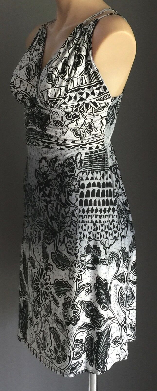 BE IN Dress Black & Grey Floral Print Knee Length Empire Waist Size 8 10