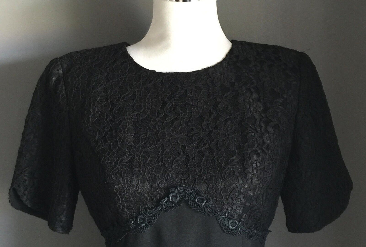 MARI GOURLAY Black Dress Lace Open Back Gown Size 8 Vintage NEW