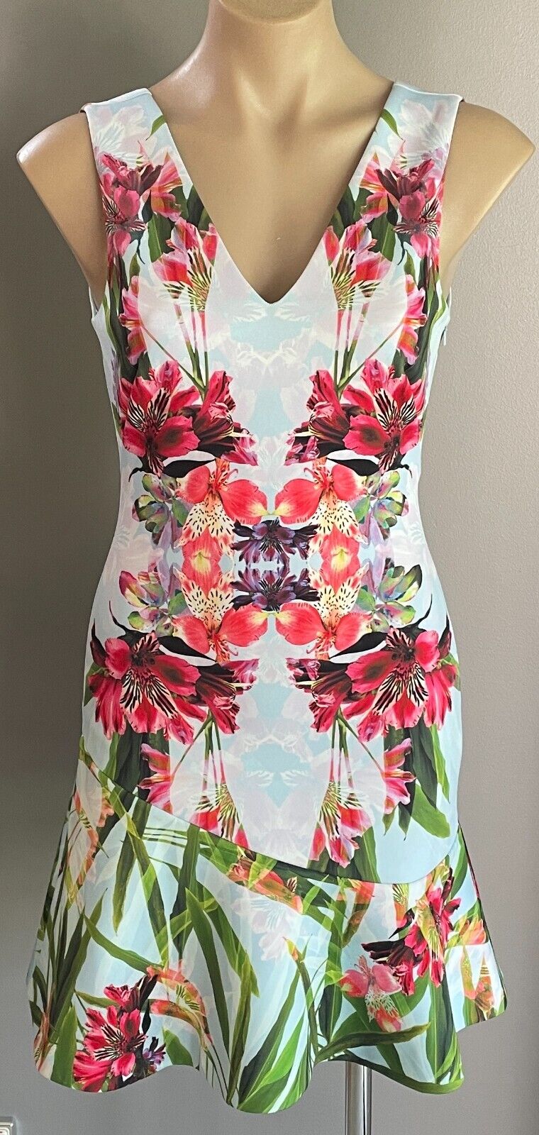 KAREN MILLEN Dress Graphic Floral Print V-Neck Sleeveless Flounce Hem Size AU 10
