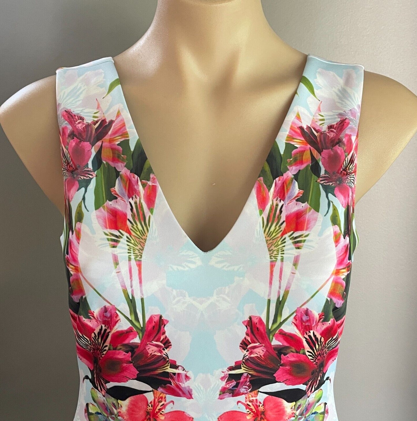 KAREN MILLEN Dress Graphic Floral Print V-Neck Sleeveless Flounce Hem Size AU 10
