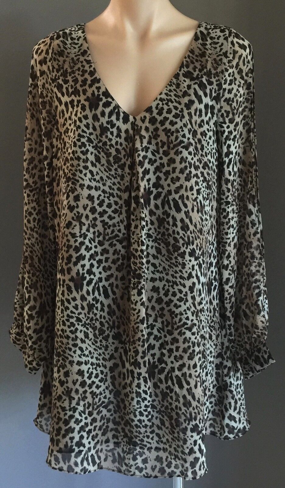 EVENUEL Trapeze Dress Animal Print Cut Out Back & Sleeves Size M 10 Gorgeous