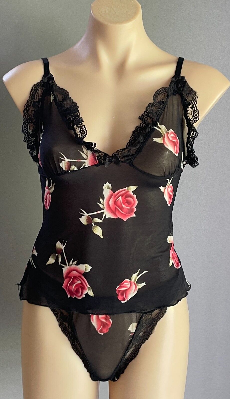 BLACK LABEL LINGERIE Camisole & G-String Set Roses Lace Trim Size M 10 Sexy NEW