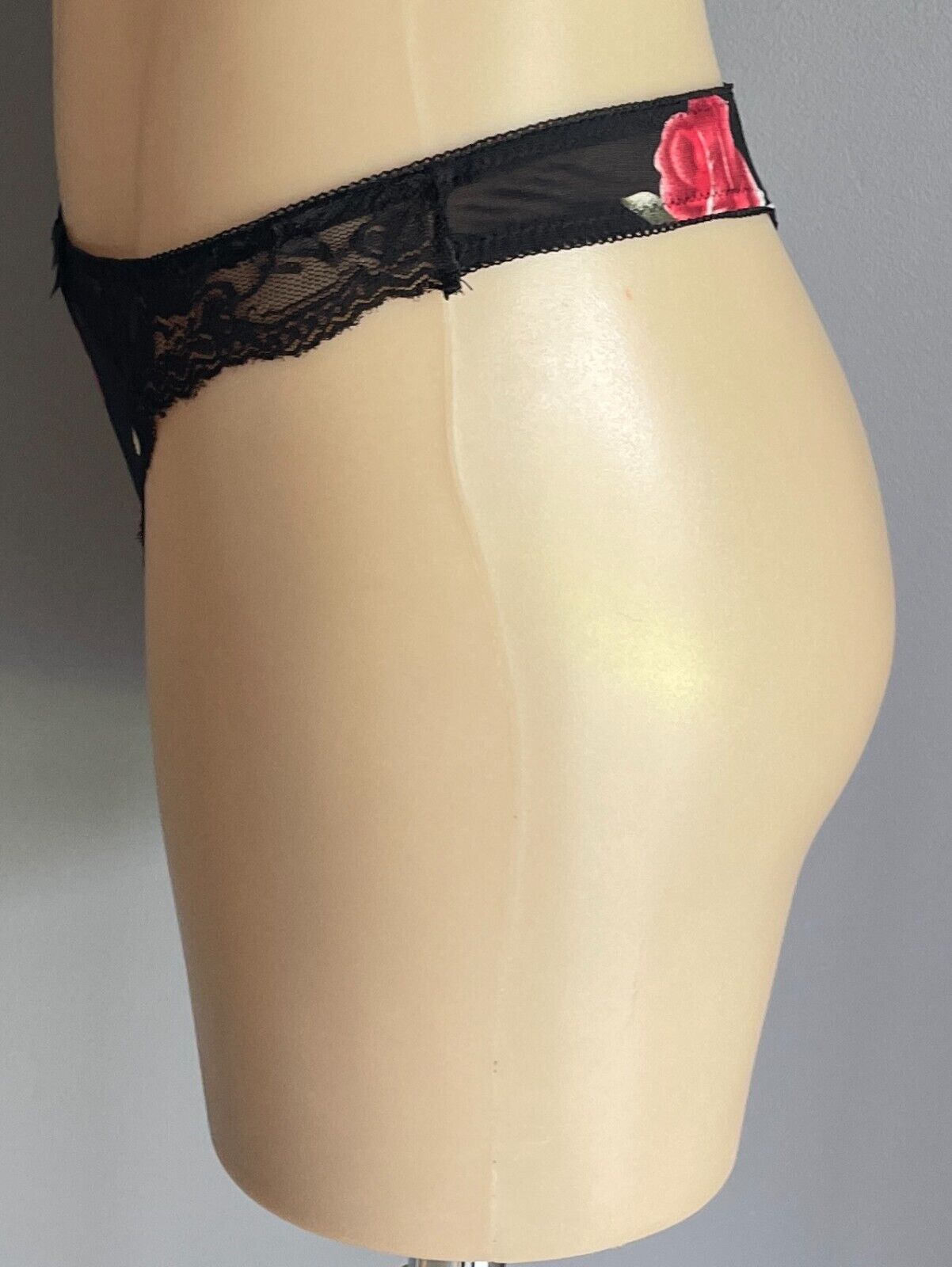 BLACK LABEL LINGERIE Camisole & G-String Set Roses Lace Trim Size M 10 Sexy NEW