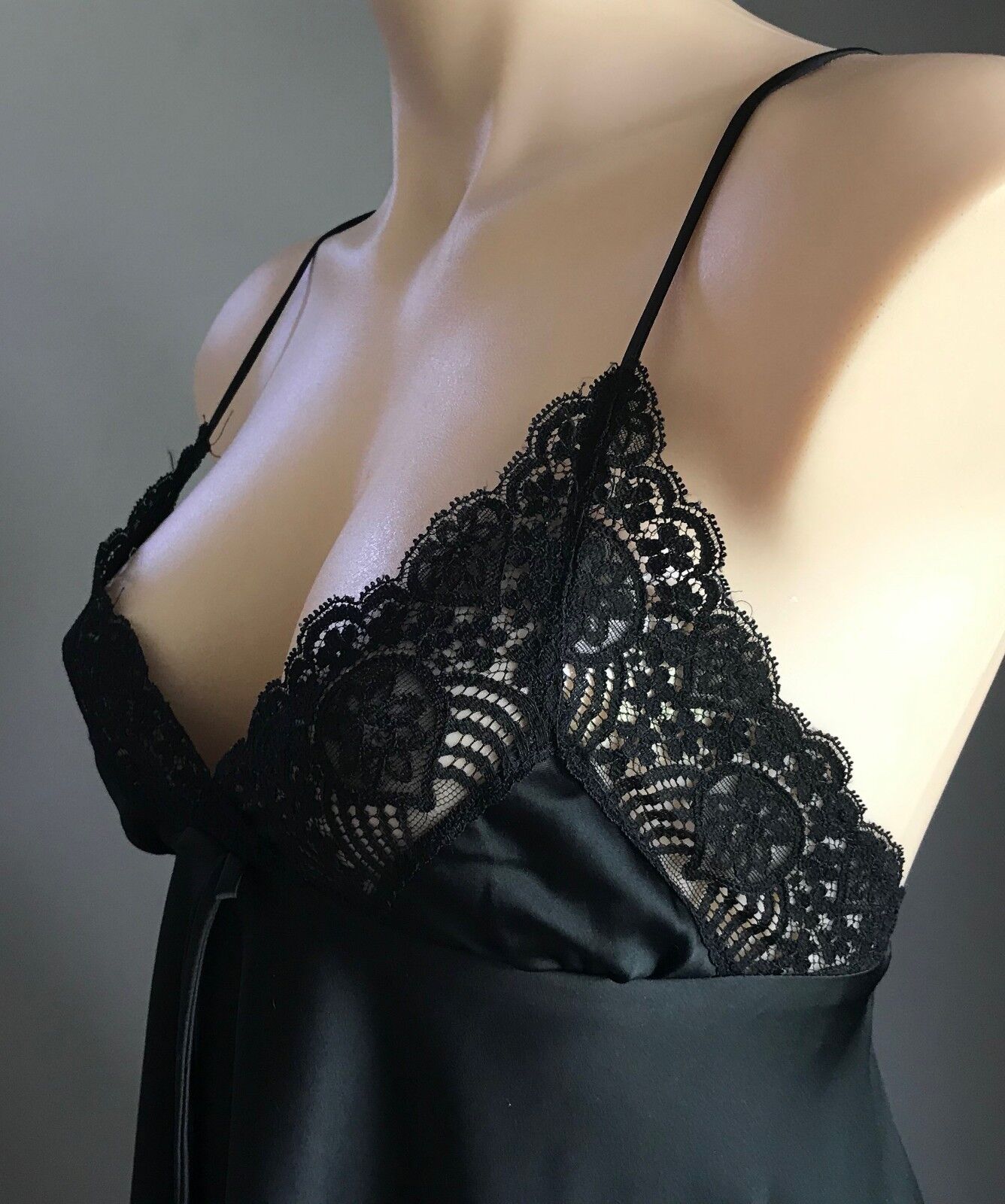 Vintage 1970’s CHARLES GRAHAME Negligee Black Hi-Low Lace Trim Lingerie Sm 8 10