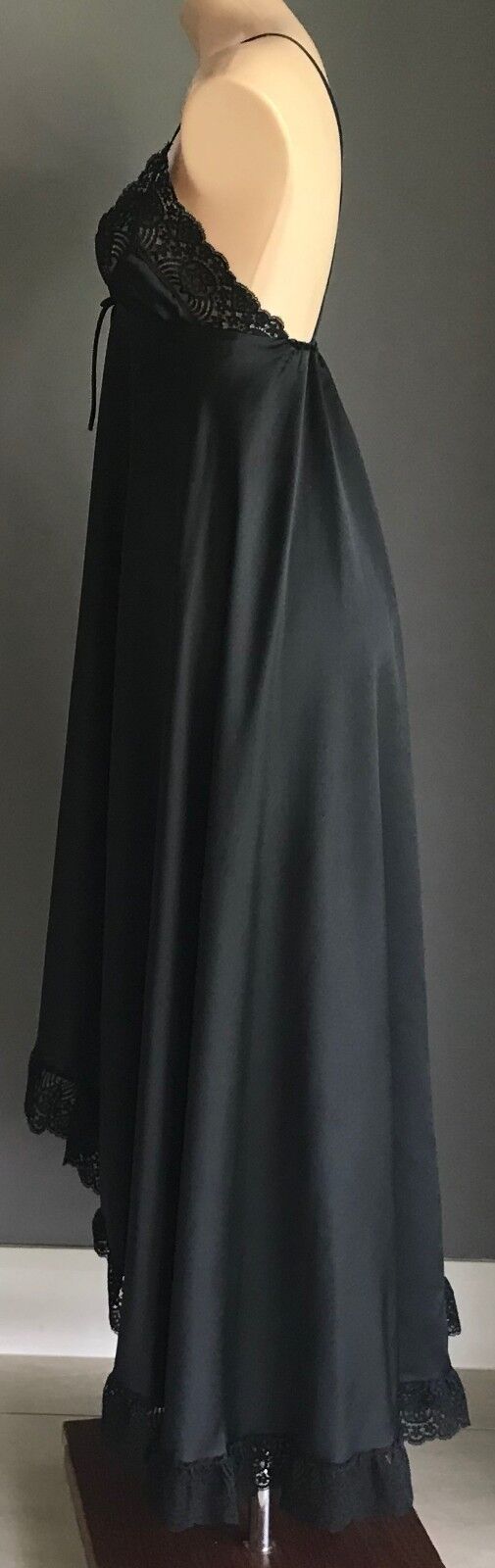 Vintage 1970’s CHARLES GRAHAME Negligee Black Hi-Low Lace Trim Lingerie Sm 8 10