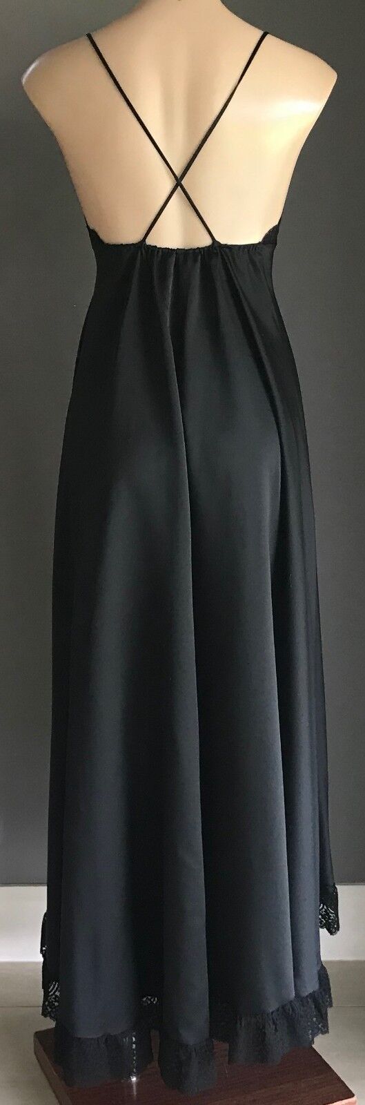 Vintage 1970’s CHARLES GRAHAME Negligee Black Hi-Low Lace Trim Lingerie Sm 8 10