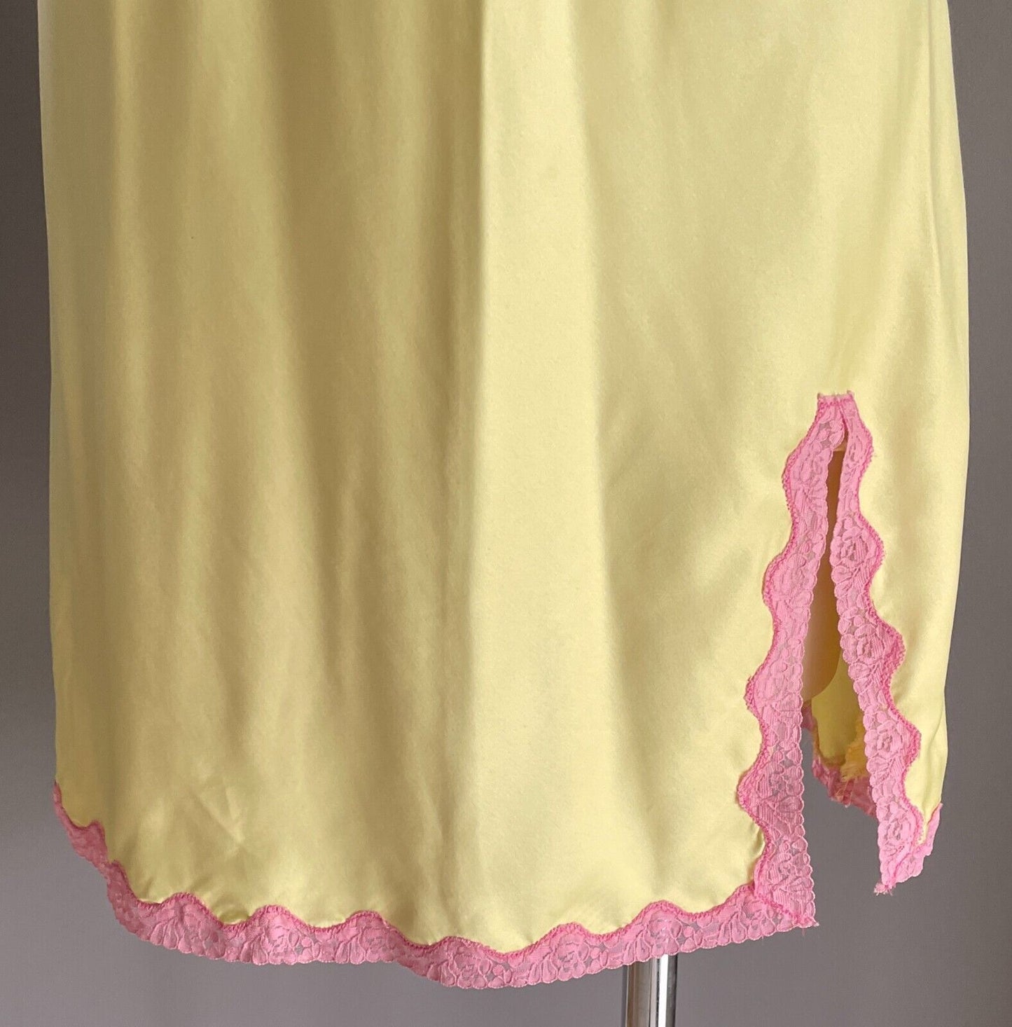 SOHO Sexy Chemise Yellow & Pink Lace Trim Thin Strap Satin Feel Nightie Sz S 10