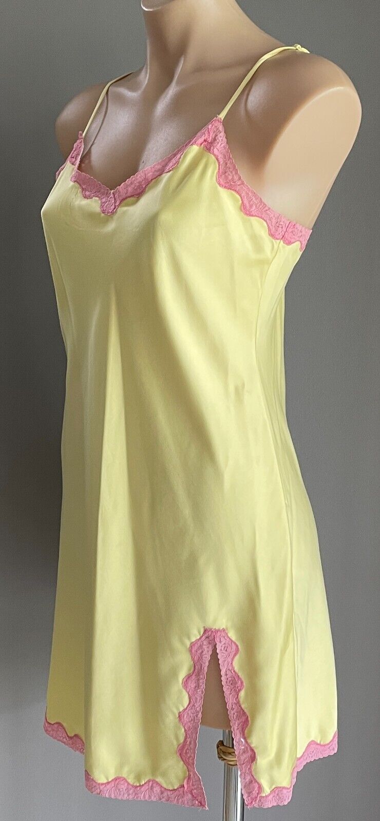 SOHO Sexy Chemise Yellow & Pink Lace Trim Thin Strap Satin Feel Nightie Sz S 10