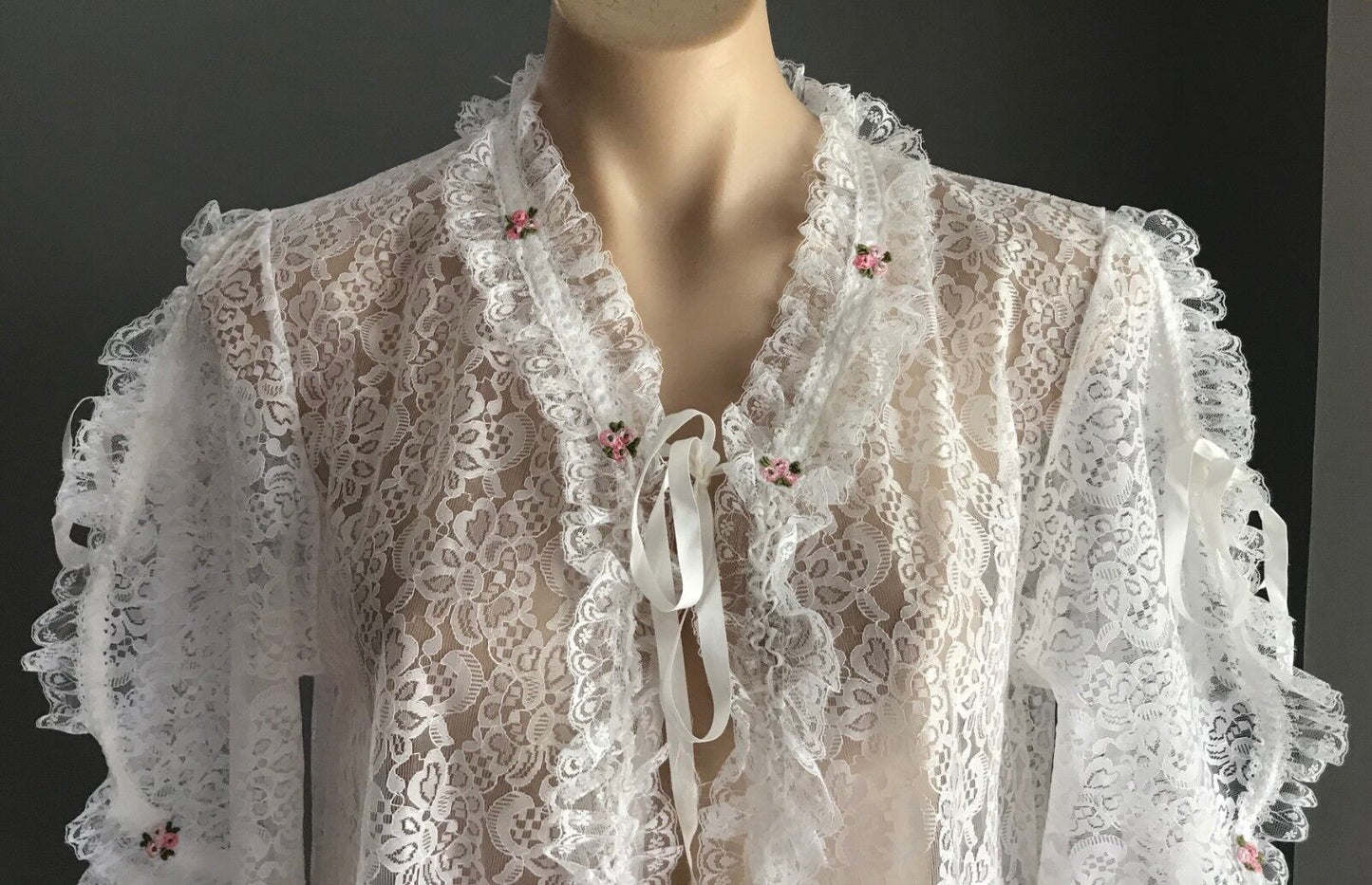 Vintage IRENE LINGERIE White Dressing Gown Lace Short Tie Sleeves Flowers Sz 14