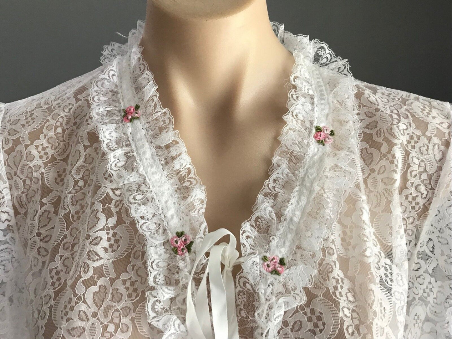 Vintage IRENE LINGERIE White Dressing Gown Lace Short Tie Sleeves Flowers Sz 14