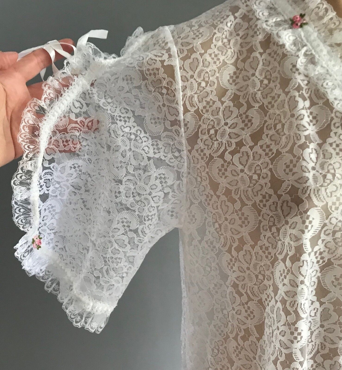 Vintage IRENE LINGERIE White Dressing Gown Lace Short Tie Sleeves Flowers Sz 14