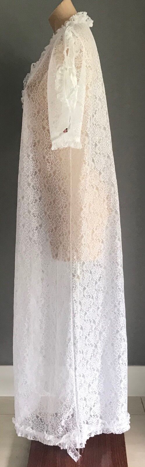 Vintage IRENE LINGERIE White Dressing Gown Lace Short Tie Sleeves Flowers Sz 14